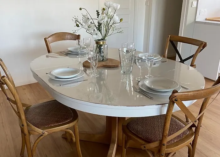 Magnifique A 100 M De La *