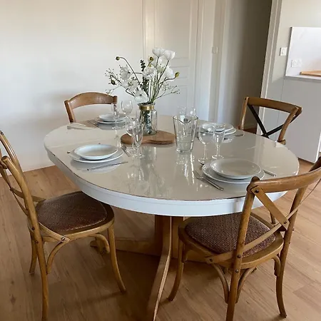 Magnifique A 100 M De La *