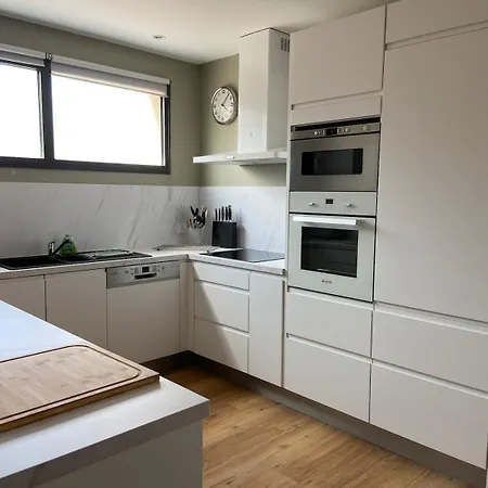 Magnifique A 100 M De La *