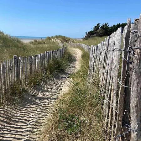 Magnifique A 100 M De La * אגון קוטוויל