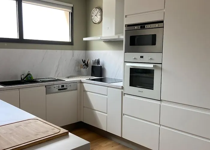 Magnifique A 100 M De La *